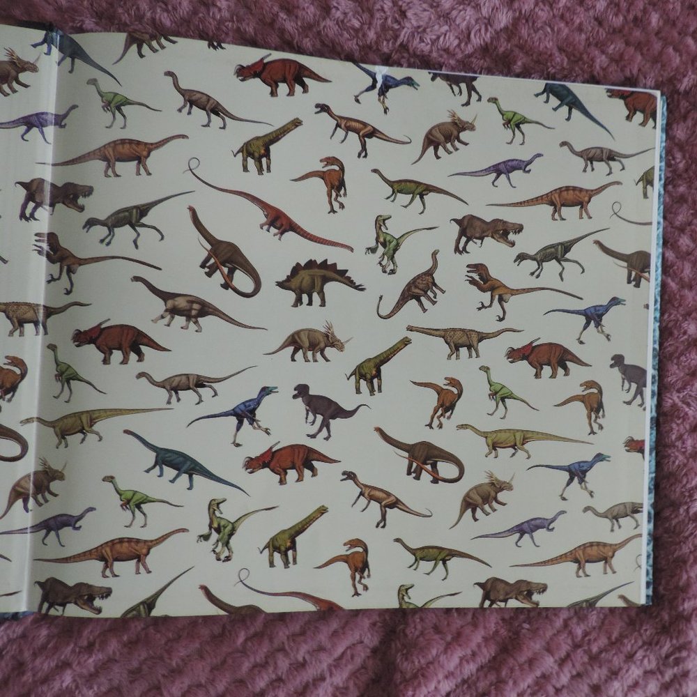 Book Discovering Dinosaurs